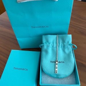 New!! Tiffany & Co. Atlas Bar Necklace